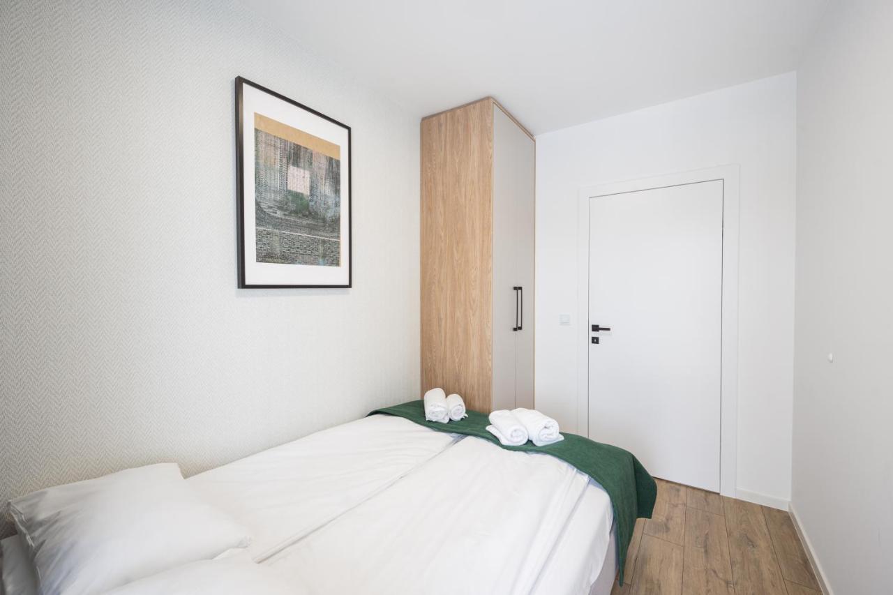 Marina Apartments Zoo Вроцлав Екстериор снимка