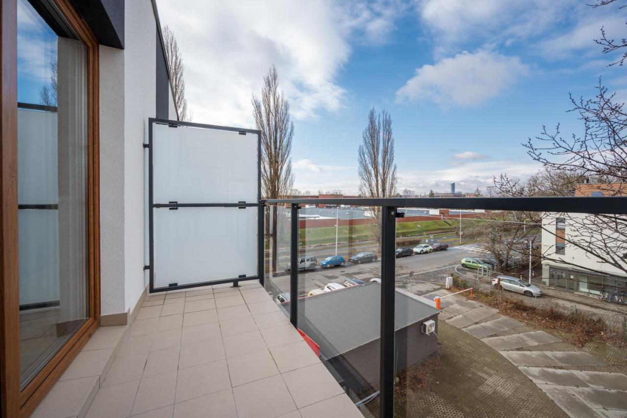 Marina Apartments Zoo Вроцлав Екстериор снимка