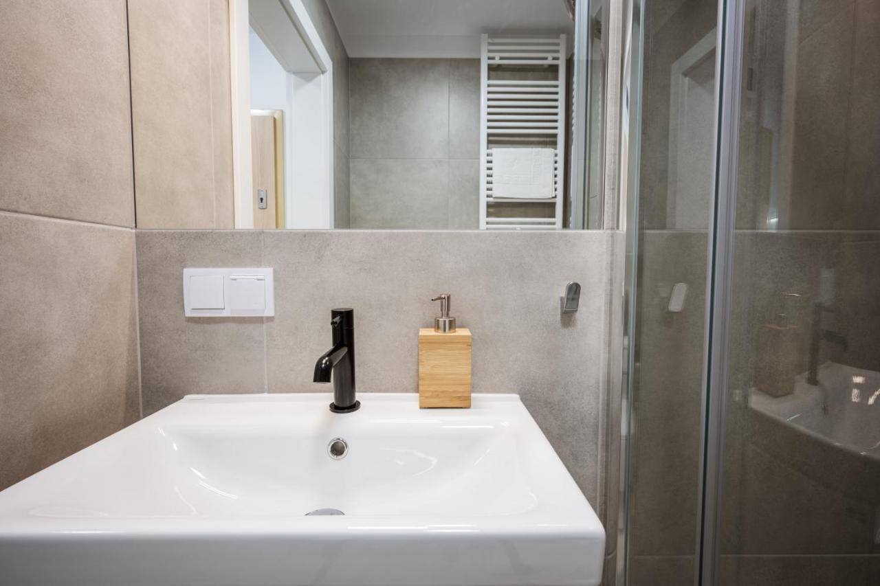 Marina Apartments Zoo Вроцлав Екстериор снимка