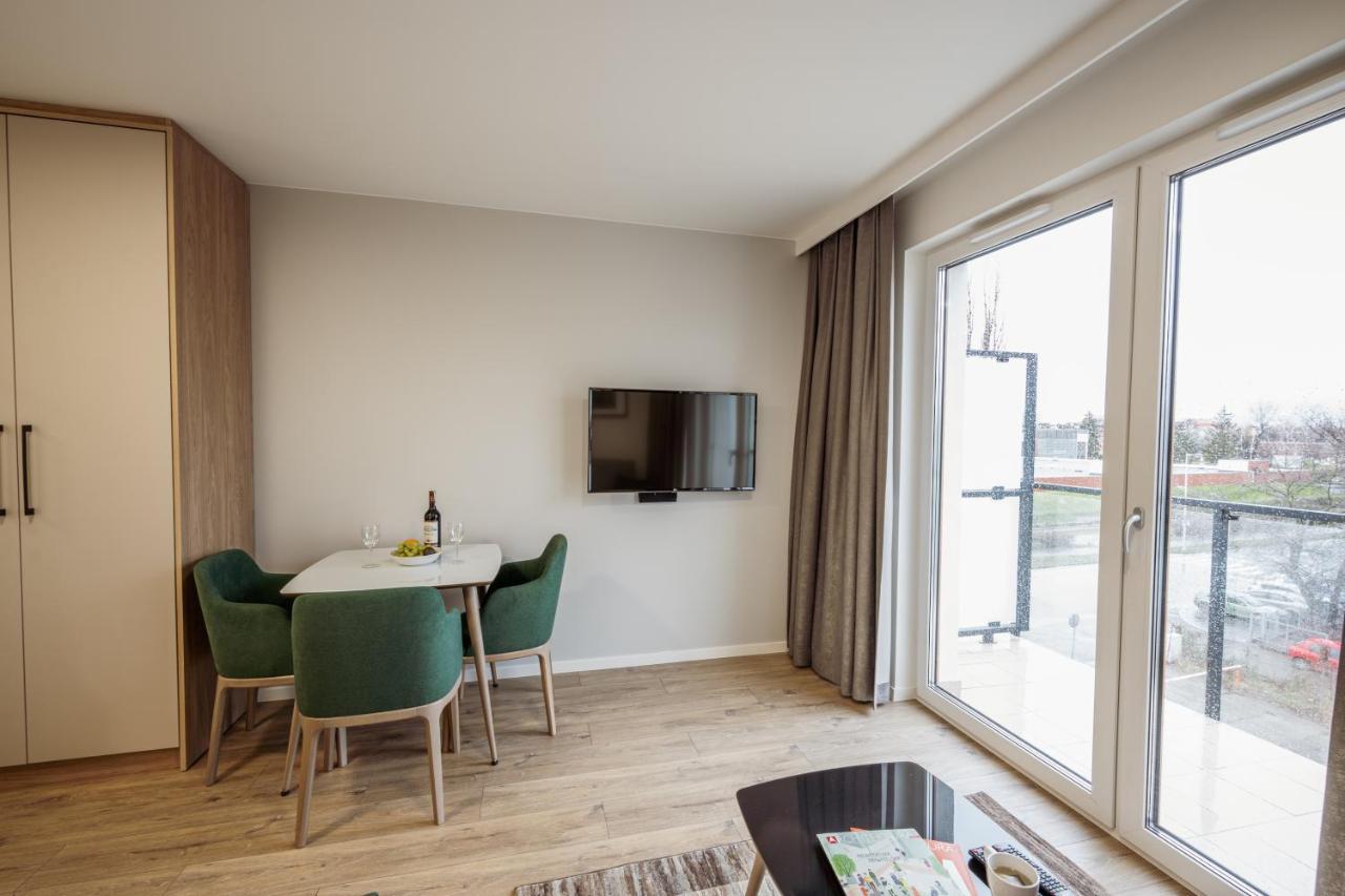 Marina Apartments Zoo Вроцлав Екстериор снимка